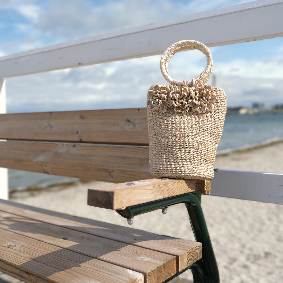 Agnes | Woven Bucket Bag with Ring Handle and Flowers | Handcrafted Abaca Bag